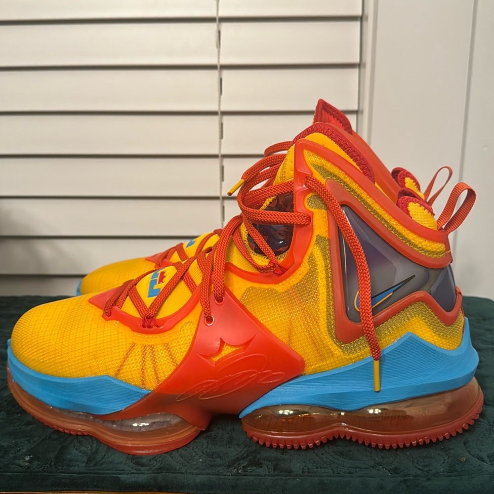 Nike Lebron 19 Tune Squad BN